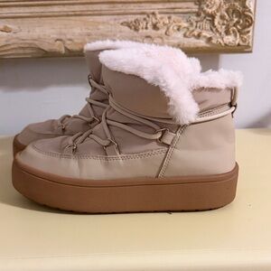 Old Navy Beige Faux-Fur Platform Winter Boots